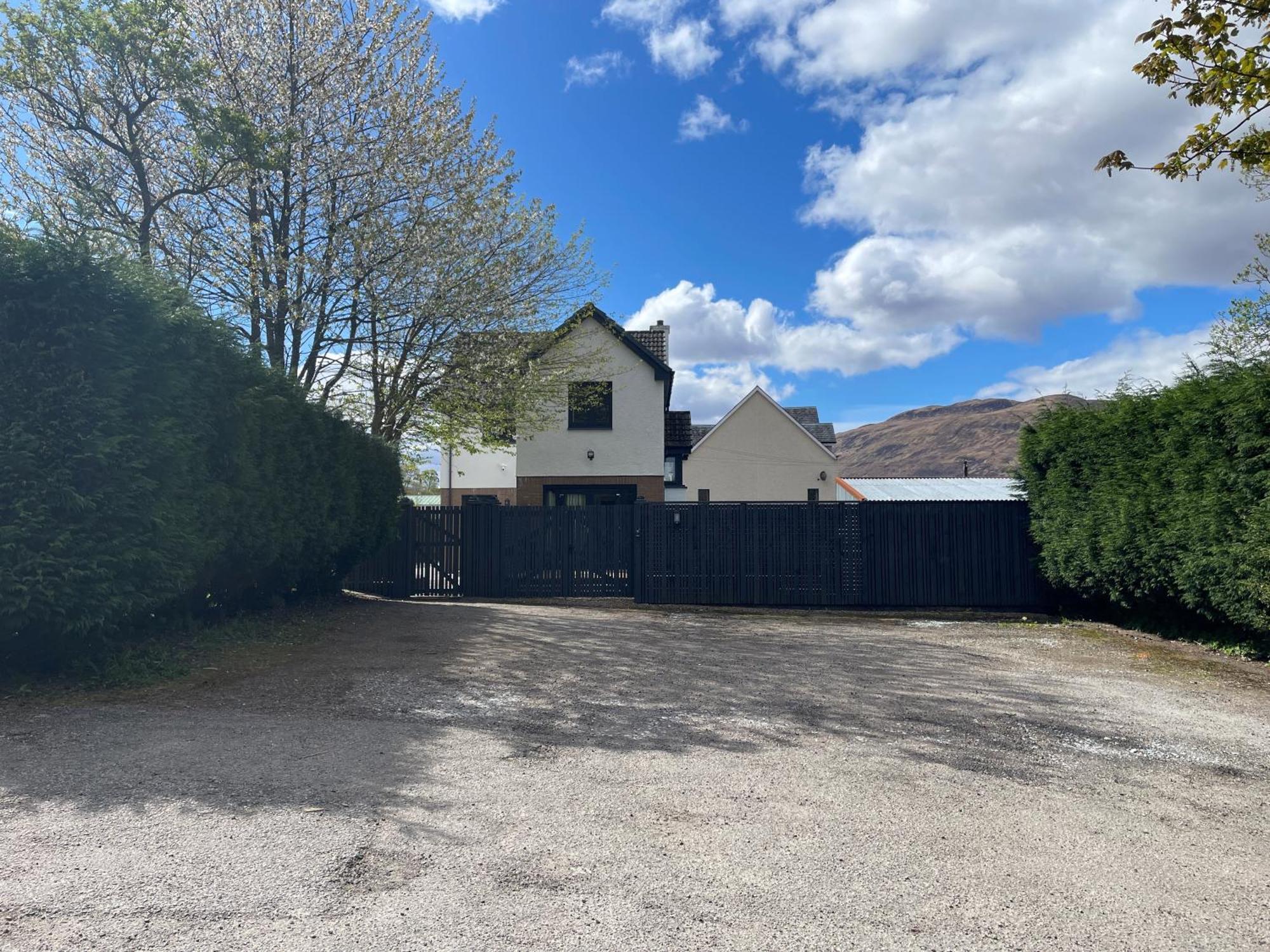 Stylish, Central Studio With Kitchen & Large Deck Fort William Eksteriør billede