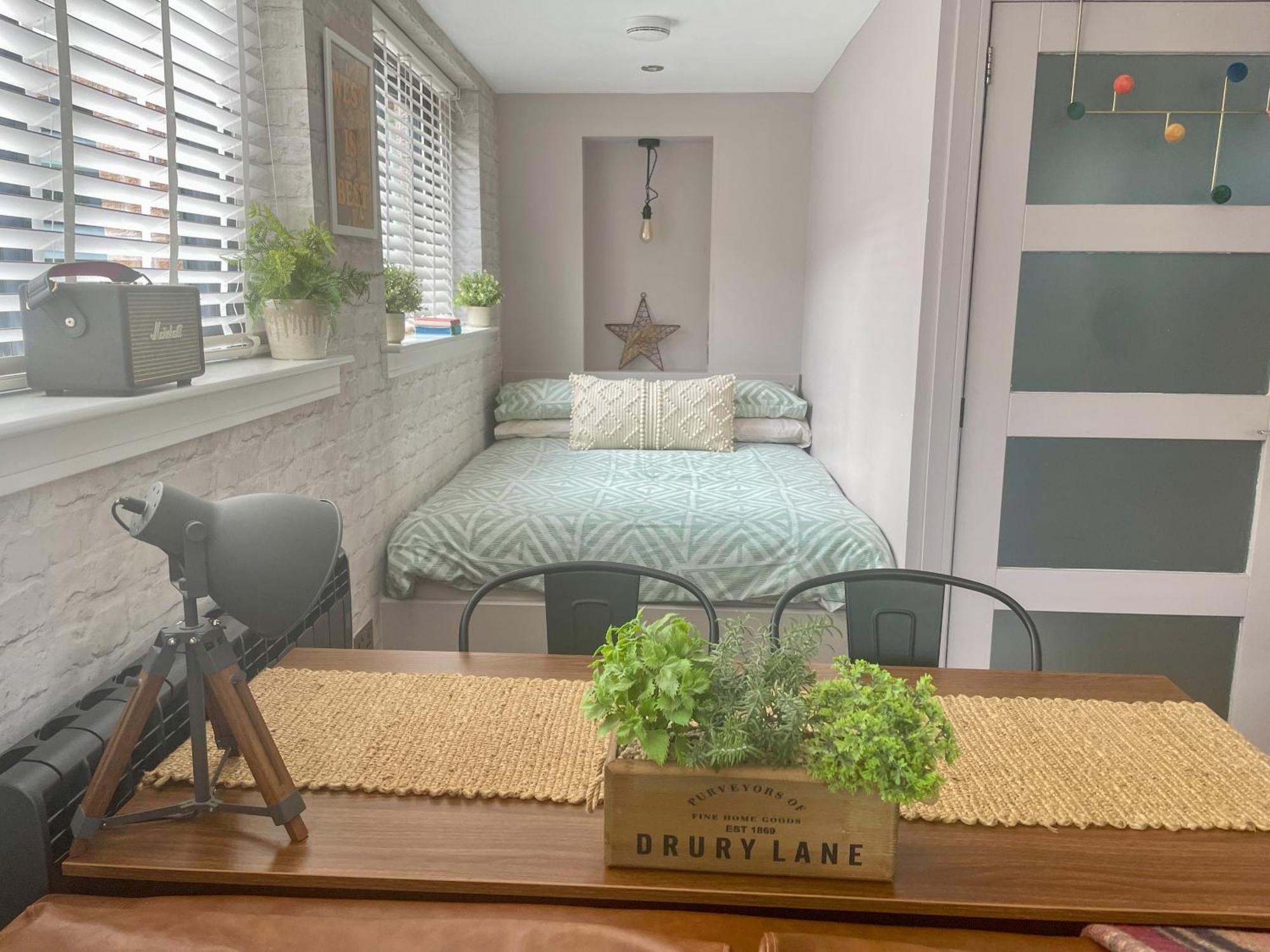 Stylish, Central Studio With Kitchen & Large Deck Fort William Eksteriør billede